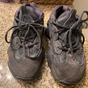 SOLD!!! Authentic yeezy sneakers size 4